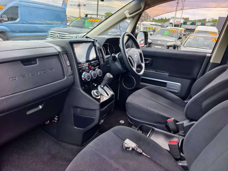 2016 MITSUBISHI DELICA, 4x4, 8 seats, low kilometers, $ 27999 Well maintained.