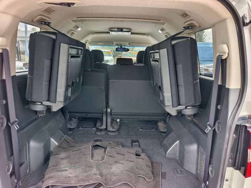 2016 MITSUBISHI DELICA, 4x4, 8 seats, low kilometers, $ 27999 Well maintained.