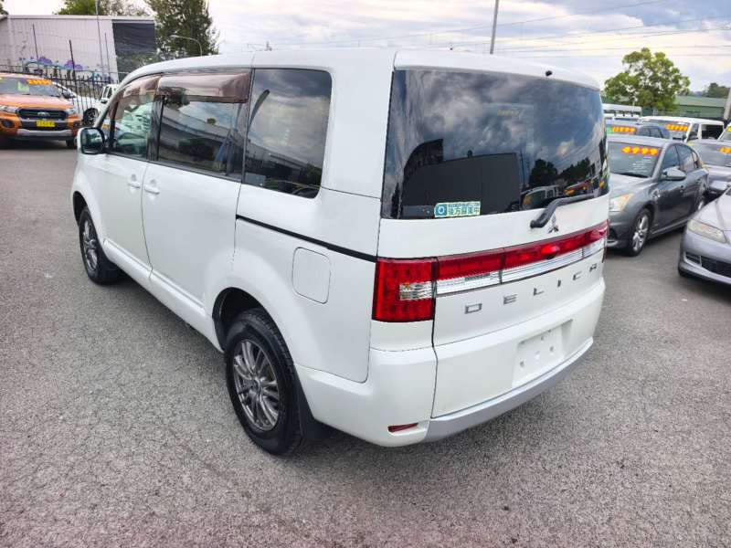 2016 MITSUBISHI DELICA, 4x4, 8 seats, low kilometers, $ 27999 Well maintained.