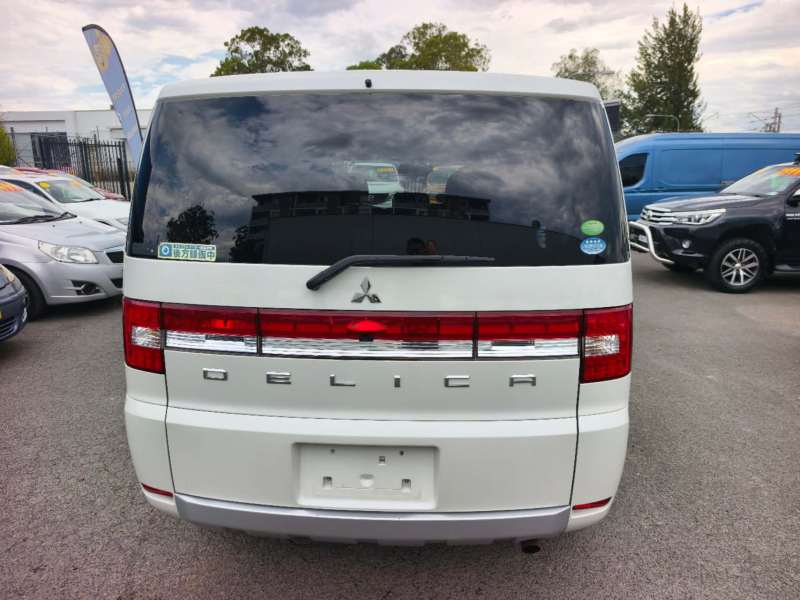 2016 MITSUBISHI DELICA, 4x4, 8 seats, low kilometers, $ 27999 Well maintained.