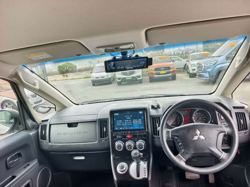 2016 MITSUBISHI DELICA, 4x4, 8 seats, low kilometers, $ 27999 Well maintained.