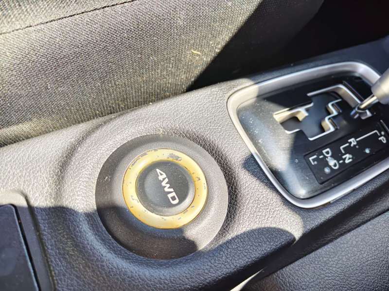2013 MITSUBISHI OUTLANDER ES (4x4), auto, low kilometers, $ 10999 Well maintained.