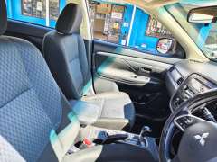 2013 MITSUBISHI OUTLANDER ES (4x4), auto, low kilometers, $ 10999 Well maintained.