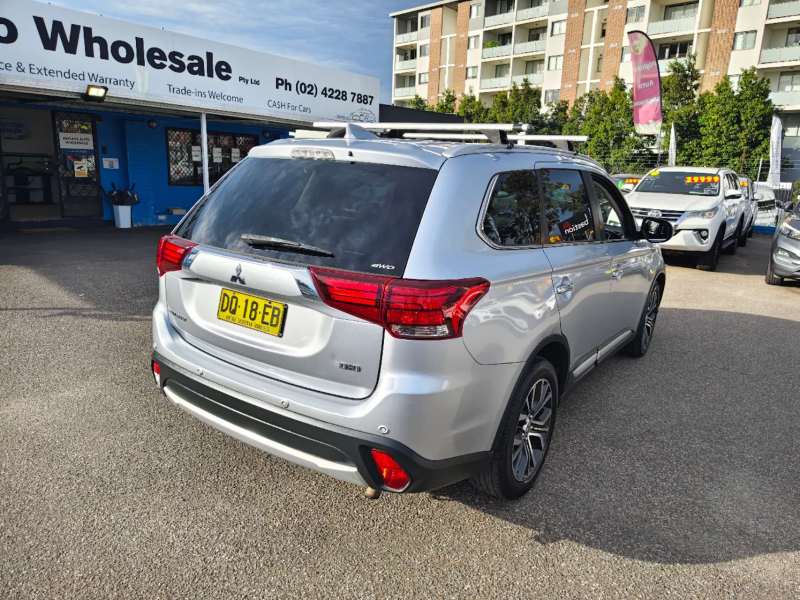 2017 MITSUBISHI OUTLANDER EXCEED (4x4), 7seats, Turbo Diesel, well maintained, $ 13999 On special.