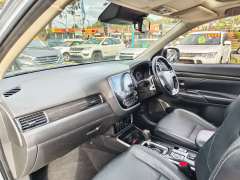 2017 MITSUBISHI OUTLANDER EXCEED (4x4), 7seats, Turbo Diesel, well maintained, $ 13999 On special.