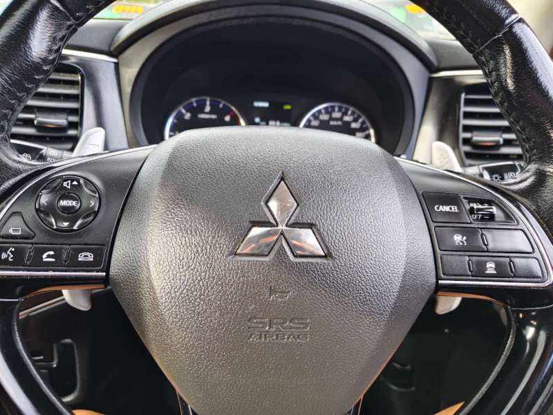 2017 MITSUBISHI OUTLANDER EXCEED (4x4), 7seats, Turbo Diesel, well maintained, $ 13999 On special.