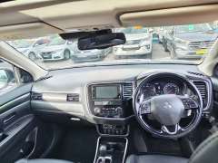 2017 MITSUBISHI OUTLANDER EXCEED (4x4), 7seats, Turbo Diesel, well maintained, $ 13999 On special.