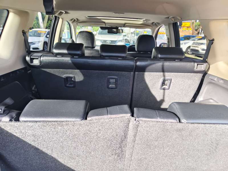 2017 MITSUBISHI OUTLANDER EXCEED (4x4), 7seats, Turbo Diesel, well maintained, $ 13999 On special.