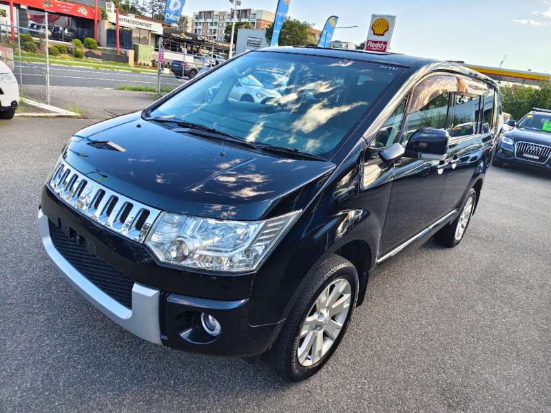 2010 MITSUBISHI DELICA, 4x4, 7 seats, low kilometers, $ 18999 Well maintained.