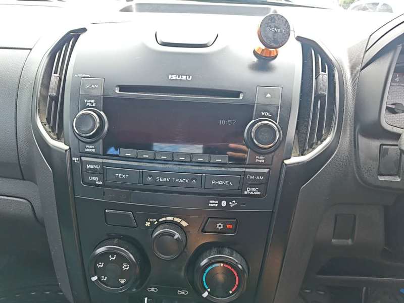 2016 ISUZU D-MAX SX HI-RIDE , auto, low kilometers, $ 21999 Ready for work.