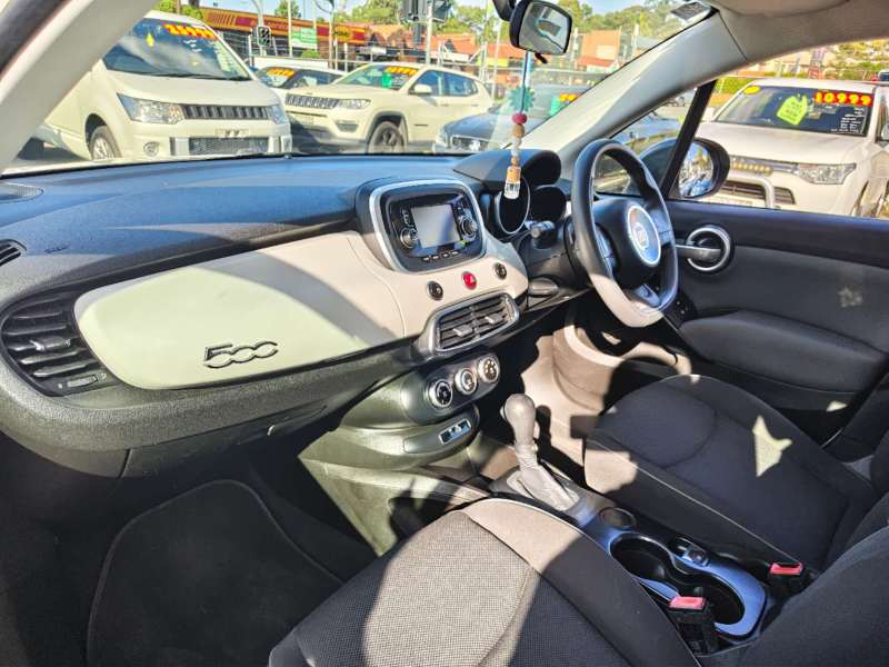 2016 FIAT 500X POP, auto, well maintained, $ 13999 Great 1st car.