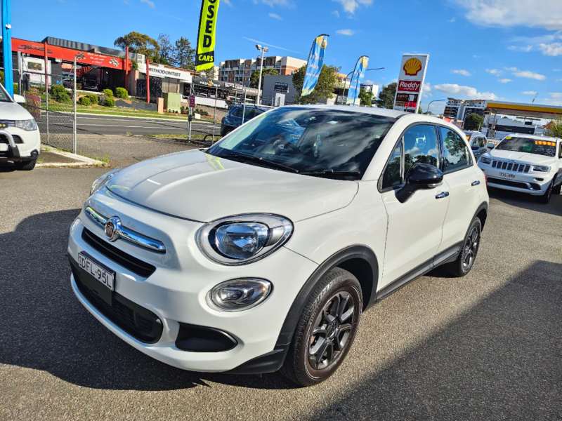 2016 FIAT 500X POP, auto, well maintained, $ 13999 Great 1st car.