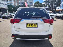 2016 MITSUBISHI OUTLANDER LS (4x4), 7seats, only 99921km, well maintained, $ 18999 Great family suv.