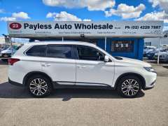 2016 MITSUBISHI OUTLANDER LS (4x4), 7seats, only 99921km, well maintained, $ 18999 Great family suv.