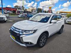 2016 MITSUBISHI OUTLANDER LS (4x4), 7seats, only 99921km, well maintained, $ 18999 Great family suv.