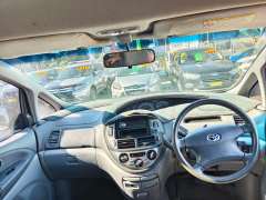 2001 TOYOTA TARAGO GLX, 8seats, drives great , $ 3999 Great people mover.