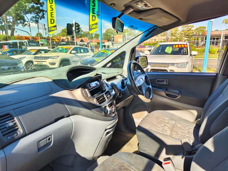 2001 TOYOTA TARAGO GLX, 8seats, drives great , $ 3999 Great people mover.