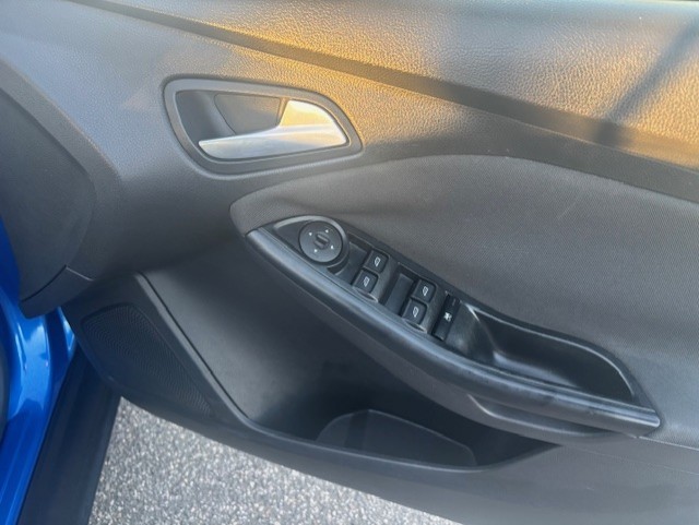 2015 focus trend, auto, low kilometers, well maintained, $7999