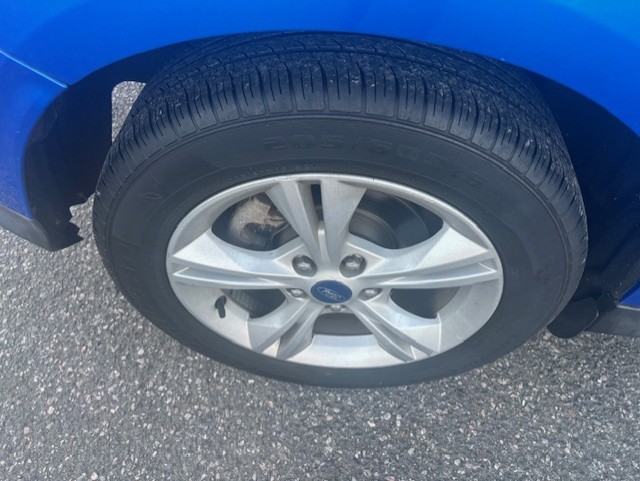 2015 focus trend, auto, low kilometers, well maintained, $7999