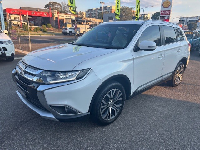 2015 MITSUBISHI OUTLANDER LS (4x4) Auto, Well maintained, On Sale for $10999