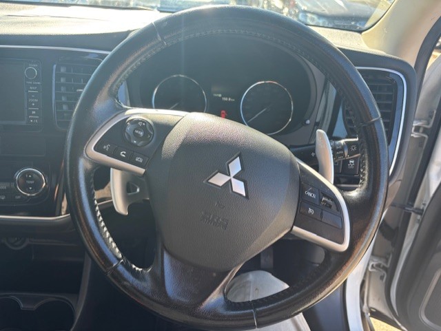 2014 MITSUBISHI OUTLANDER LS Automatic, 144895kms Well maintained for only $11999