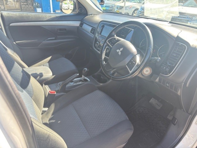 2014 MITSUBISHI OUTLANDER LS Automatic, 144895kms Well maintained for only $11999