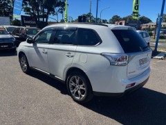 2014 MITSUBISHI OUTLANDER LS Automatic, 144895kms Well maintained for only $11999