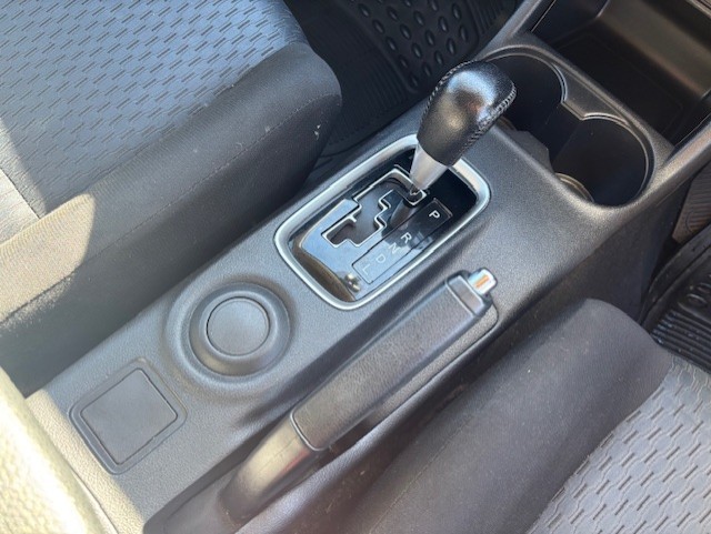 2014 MITSUBISHI OUTLANDER LS Automatic, 144895kms Well maintained for only $11999