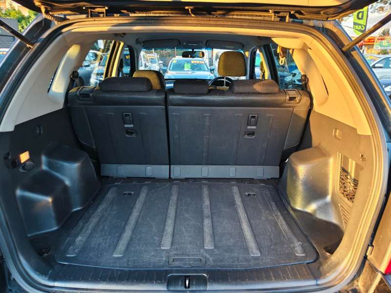 2009 HYUNDAI TUCSON CITY SX, auto, $ 5999 Great 1st car.