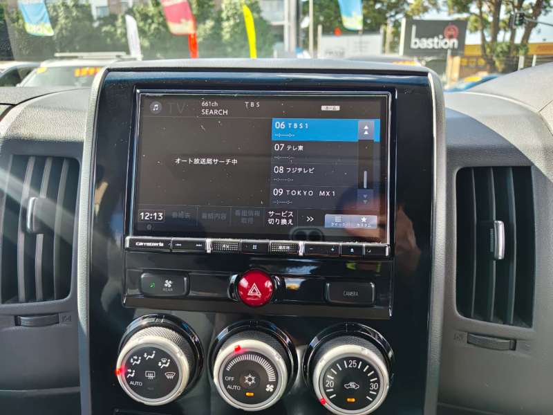 2011 MITSUBISHI DELICA, 4x4, 8 seats, low kilometers, $ 17999 Well maintained.