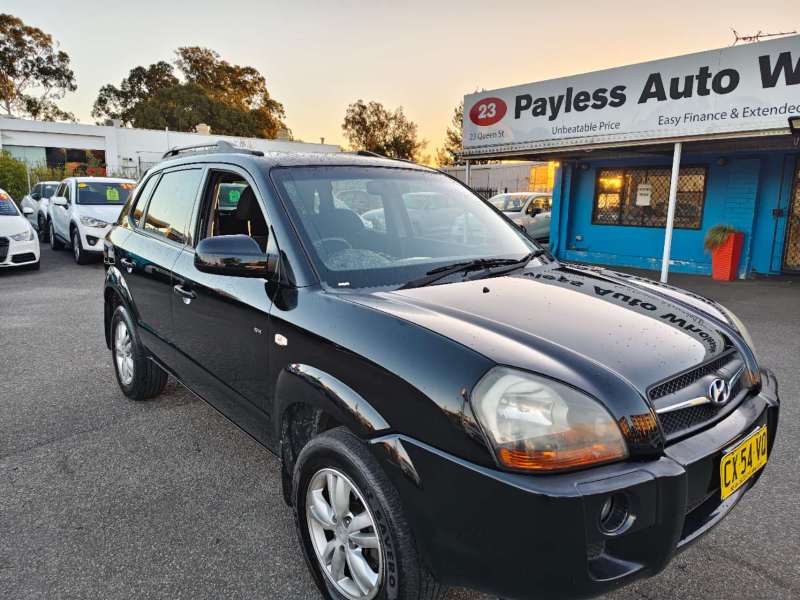 2009 HYUNDAI TUCSON CITY SX, auto, $ 5999 Great 1st car.