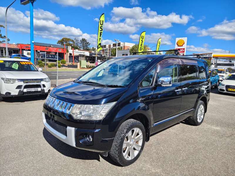 2011 MITSUBISHI DELICA, 4x4, 8 seats, low kilometers, $ 17999 Well maintained.