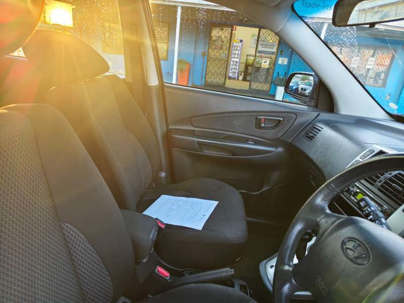 2009 HYUNDAI TUCSON CITY SX, auto, $ 5999 Great 1st car.