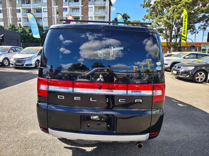 2011 MITSUBISHI DELICA, 4x4, 8 seats, low kilometers, $ 17999 Well maintained.