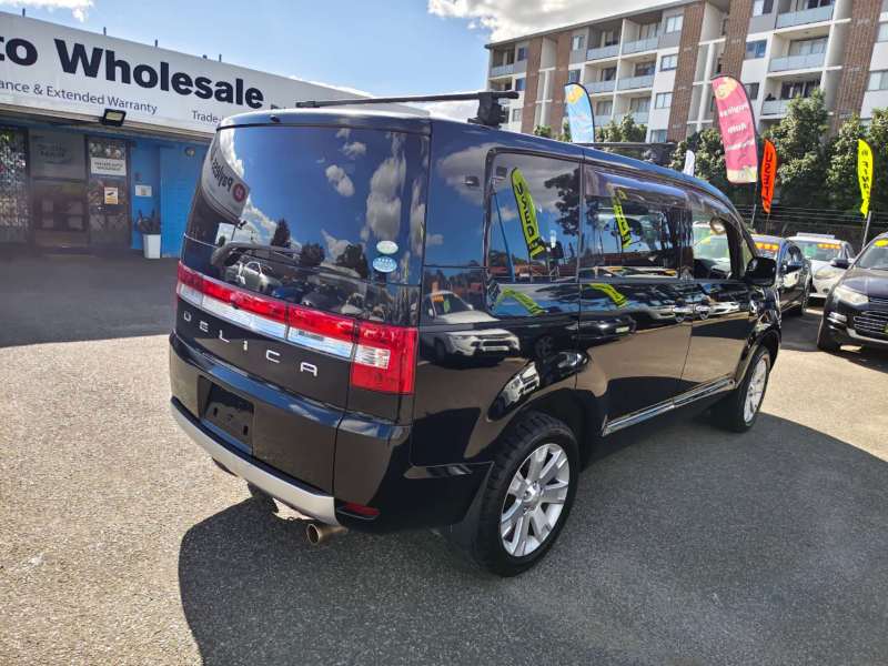 2011 MITSUBISHI DELICA, 4x4, 8 seats, low kilometers, $ 17999 Well maintained.