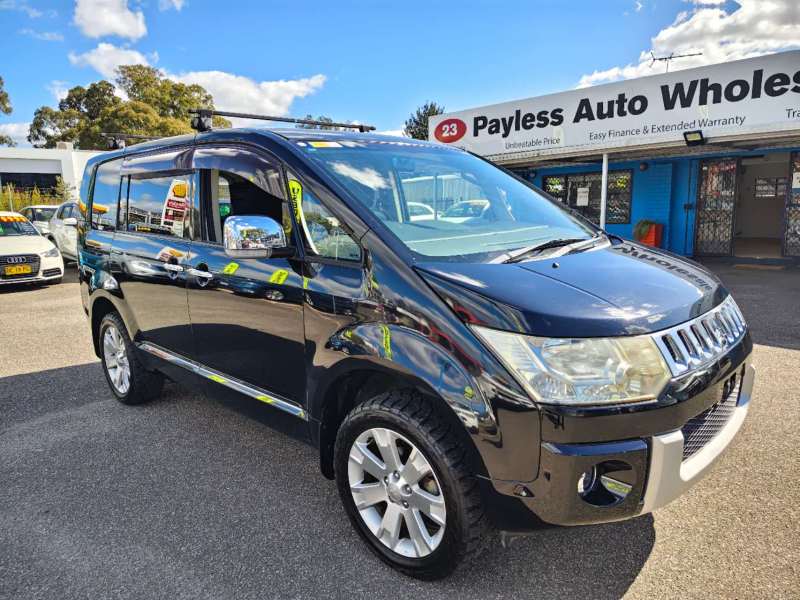 2011 MITSUBISHI DELICA, 4x4, 8 seats, low kilometers, $ 17999 Well maintained.