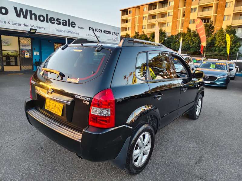 2009 HYUNDAI TUCSON CITY SX, auto, $ 5999 Great 1st car.