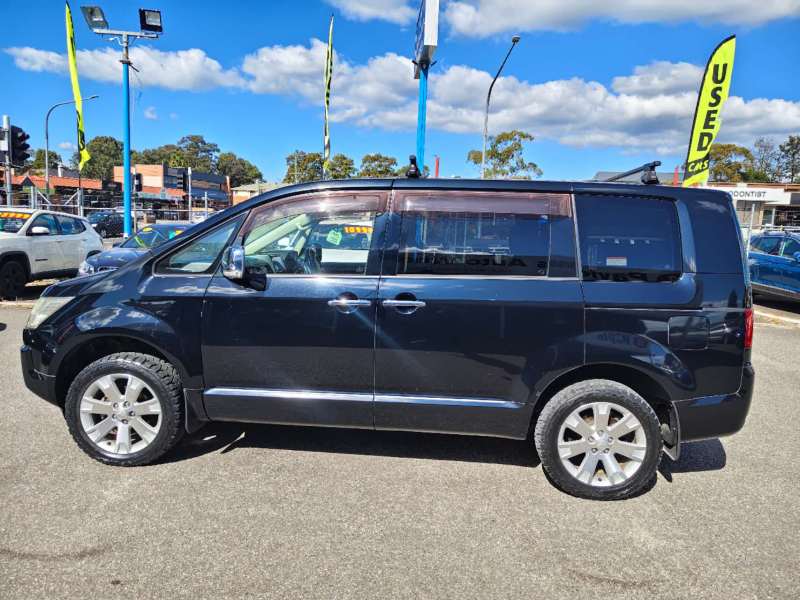 2011 MITSUBISHI DELICA, 4x4, 8 seats, low kilometers, $ 17999 Well maintained.