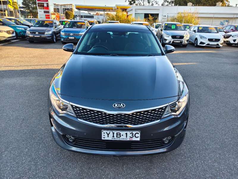 2018 KIA OPTIMA Si, auto, low kilometers, well maintained, $ 17999 Great car.
