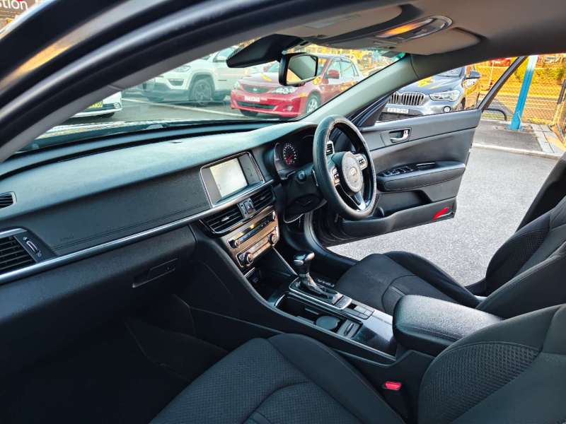 2018 KIA OPTIMA Si, auto, low kilometers, well maintained, $ 16999 Great car.