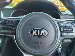 2018 KIA OPTIMA Si, auto, low kilometers, well maintained, $ 17999 Great car.