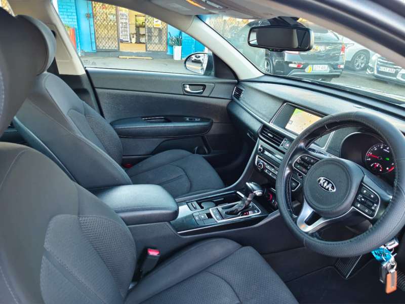 2018 KIA OPTIMA Si, auto, low kilometers, well maintained, $ 16999 Great car.