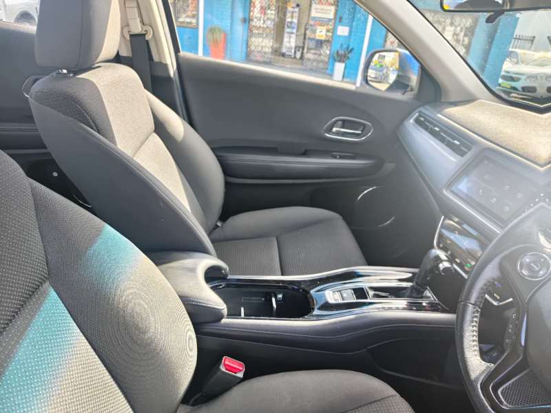 2021 HONDA HR-V VTi-S, auto, low kilometers, well maintained, $ 18999
