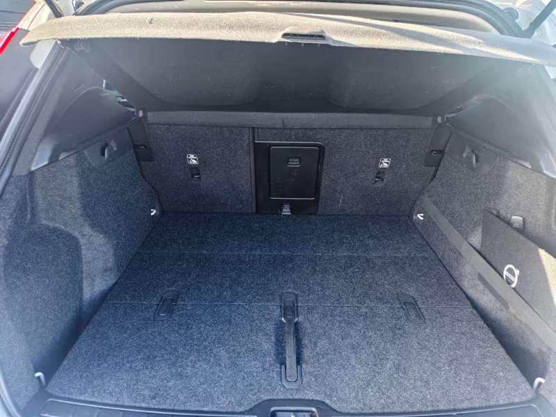 2020 VOLVO XC40 T4 MOMENTUM , well maintained, $ 19999 On special