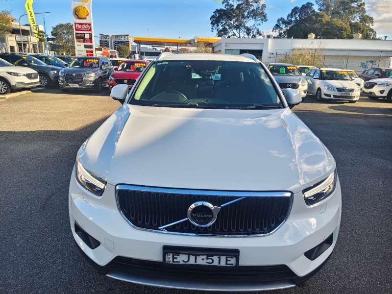 2020 VOLVO XC40 T4 MOMENTUM , well maintained, $ 19999 On special