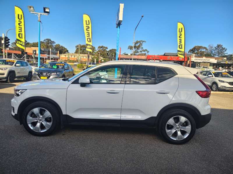 2020 VOLVO XC40 T4 MOMENTUM , well maintained, $ 19999 On special