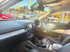 2020 VOLVO XC40 T4 MOMENTUM , well maintained, $ 19999 On special