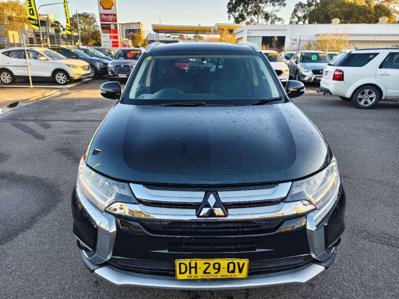 2017 MITSUBISHI OUTLANDER LS SAFETY PACK , 7 seats, $ 17999 Great suv.