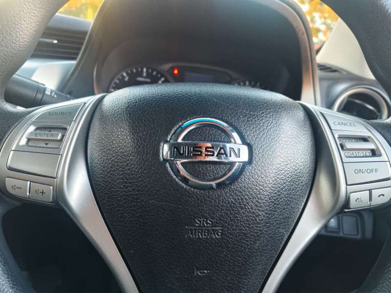 2015 Nissan Navara NP300, auto, Turbo Diesel, low kilometers, $ 18999 Ready for work.