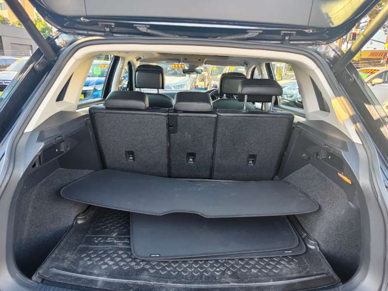 2018 VOLKSWAGEN TIGUAN 132 TSI COMFORTLINE, Top of the range, $ 17999 Great car.